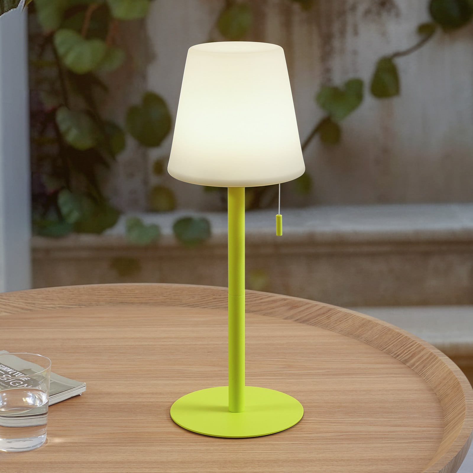 Azalea LED Portable Pöytävalaisin IP44 Valkoinen/Keltainen